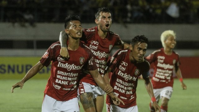 Pemain Bali United melakukan selebrasi usai mencetak gol. Foto: Dok. Media Bali United