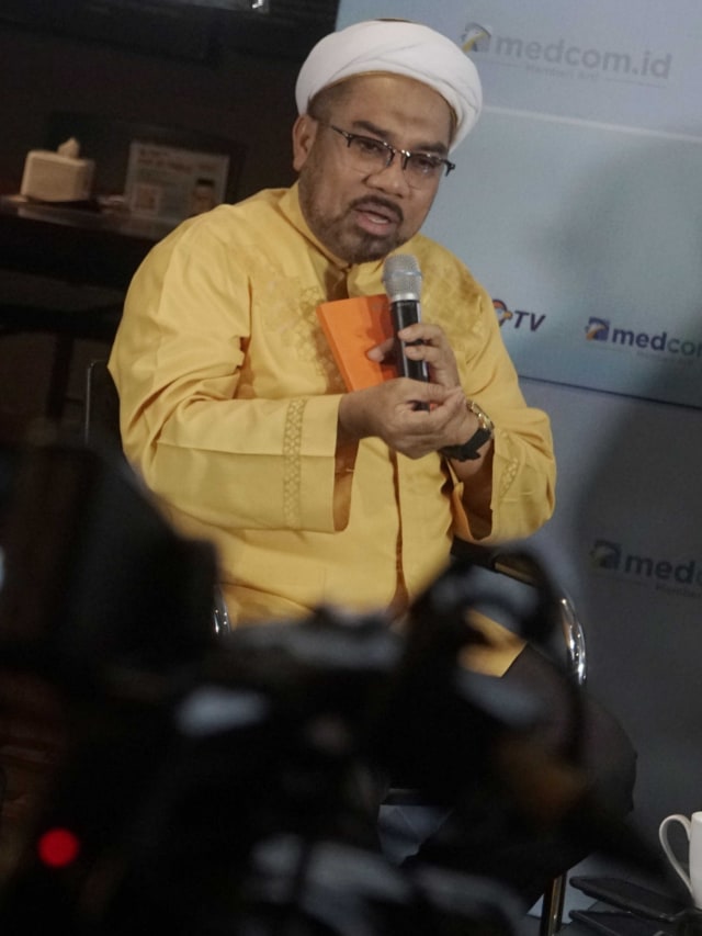 Ali Mochtar Ngabalin saat diskusi tentang corona di Upnormal Coffee, Jakarta, Minggu (8/3). Foto: Irfan Adi Saputra/kumparan