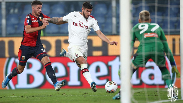 Proses terciptanya gol Theo Hernandez ke gawang Genoa. Foto: Dok. AC Milan