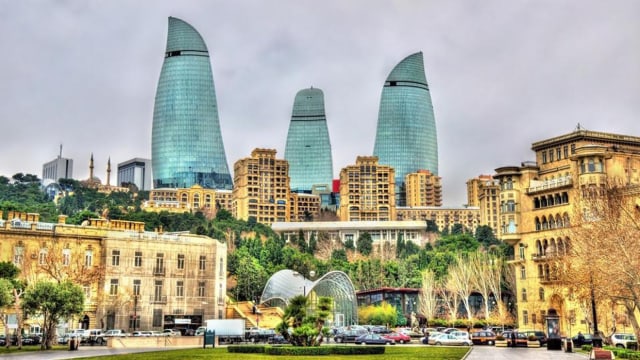 Baku, Ibu Kota Azerbaijan. Perpaduan eklektik modernisme dan tradisional. Kredit foto: Robin Gilmore @pininterest.