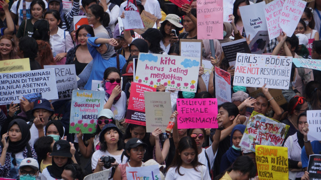 Sausana saat Aliansi Gerakan Perempuan Anti-Kekerasan (GERAK Perempuan) memadati kawasan MH Thamrin, Jakarta Pusat, Minggu (8/3). Foto: Fanny Kusumawardhani/kumparan