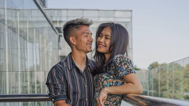 Kim Kurniawan bersama pasangannya. Foto: Instagram @kimkurniawan