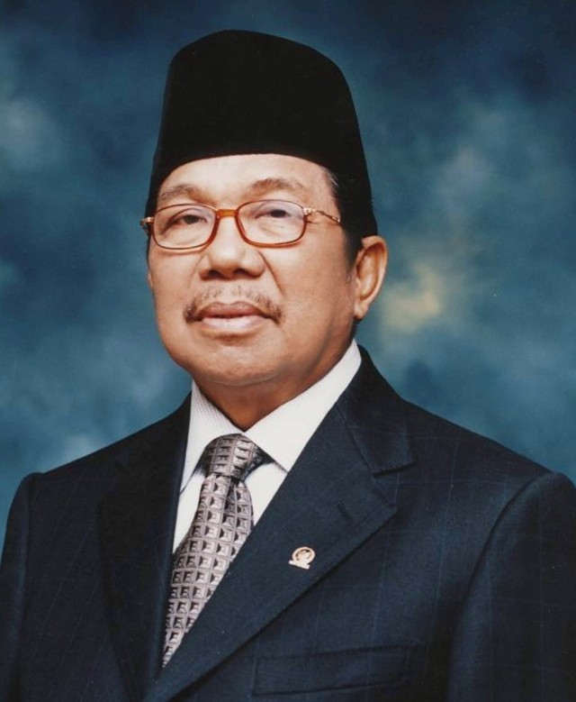 Aksa Mahmud Profil. Foto: Wikipedia