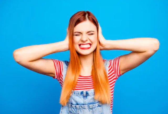 Misophonia adalah gangguan di mana seseorang menunjukkan rasa tidak suka terhadap suara yang dibuat oleh manusia, seperti mengunyah atau bernapas | Photo by Shutterstock