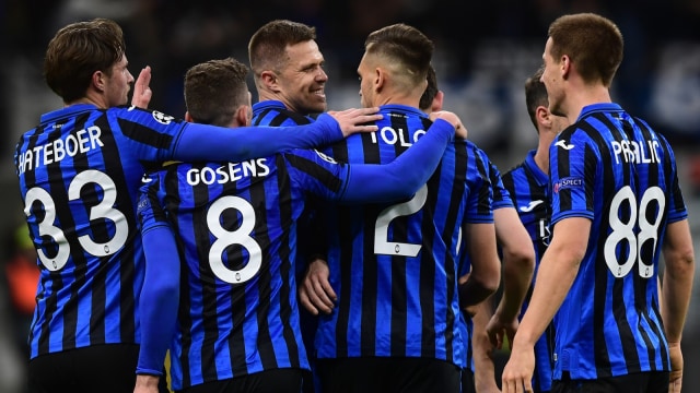 Pemain-pemain Atalanta merayakan gol Josip Ilicic ke gawang Valencia. Foto: AFP/Miguel Medina