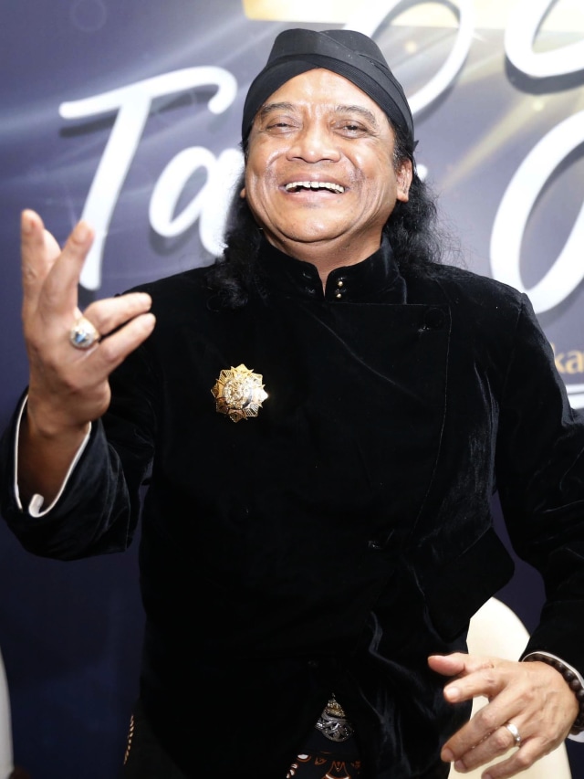 Musisi Didi Kempot usai konferensi pers jelang konser 30 tahun berkarya dikawasan TMII, Jakarta, Selasa, (10/3/2020). Foto: Ronny