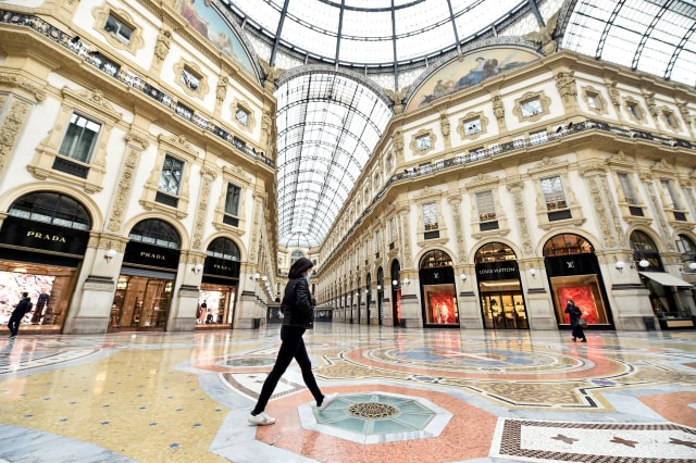Virus Corona di Italia-Galleria Vittorio Emanuele II