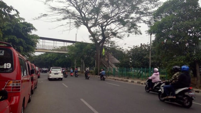 Jalan Raya Lenteng Agung (Foto: Aria Pradana/kumparan)