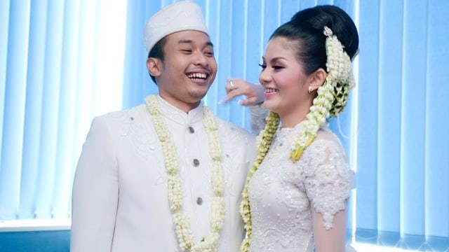 Intan RJ dan suaminya. Foto: Instagram/@intanrj22