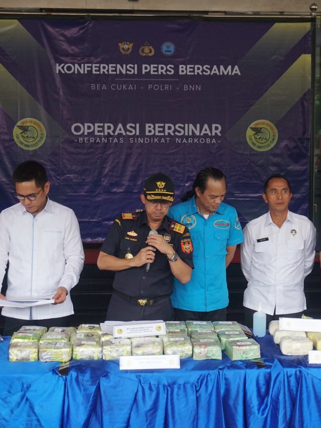 Konfrensi pers Bea Cukai bersama Bareskrim dan BNN yang gagalkan penyelundupan sabu 29 kilogram di Dumai, Riau di Kantor Pusat Bea Cukai, Jakarta. Foto: Irfan Adi Saputra/kumparan