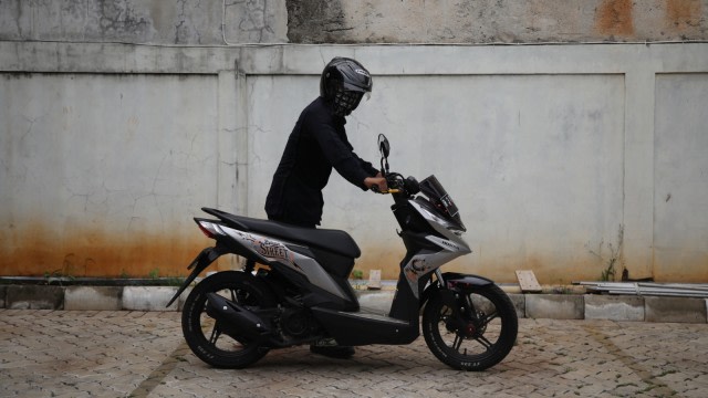 Ilustrasi sepeda motor mogok. Foto: Faisal Rahman/kumparan