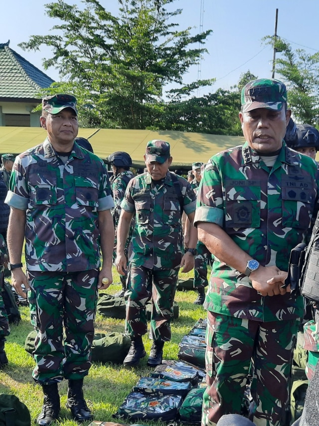 Pasukan TNI yang Jaga RI-Papua Nugini Diminta Tak Paranoid Meski di Daerah OPM - kumparan.com