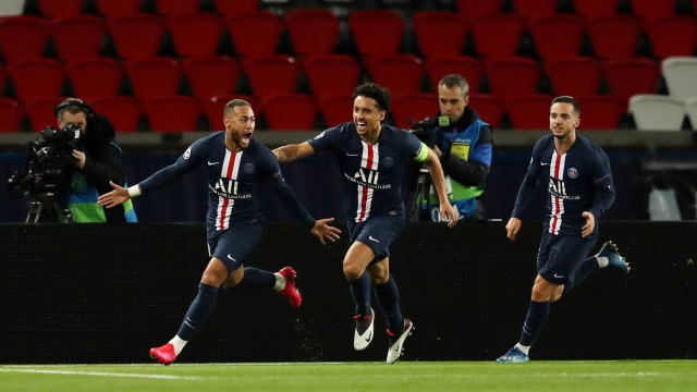 Para pemain PSG merayakan gol Neymar. Foto: UEFA Pool/Handout via REUTERS