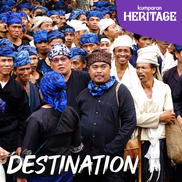 Masyarakat Baduy Luar dan Baduy Dalam berjalan bersama dalam melaksanakan tradisi Seba Foto: Rangga Sanjaya/kumparan