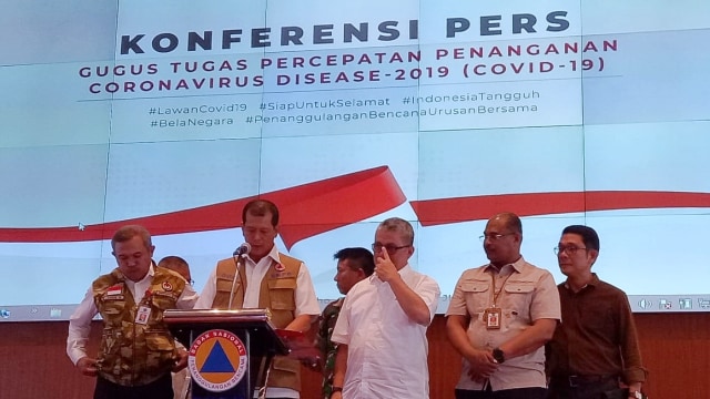 Konferensi pers gugus tugas percepatan penanganan coronavirus disease (COVID-19), Kantor BNPB Jakarta, Sabtu (14/3). Foto: Aprilandika Pratama/kumparan