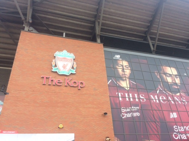 Sisi luar Stadion Anfield, Liverpool (foto: dokumentasi pribadi)