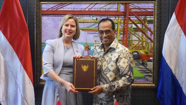 Budi Karya Sumadi dan Cora Van Nieuwenhuizen