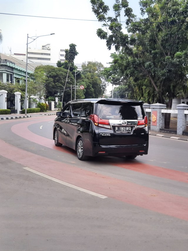 PTR - Mobil Dinas Menteri Berdatangan Ke RSPAD