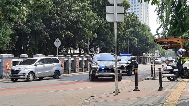 Benarkah Pelat Nomor 'RF' Kebal Hukum dan Anti-Tilang? (4)