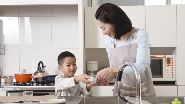 8 Hal yang Bisa Dilakukan Bersama Anak saat Social Distancing untuk Cegah Corona (132410)