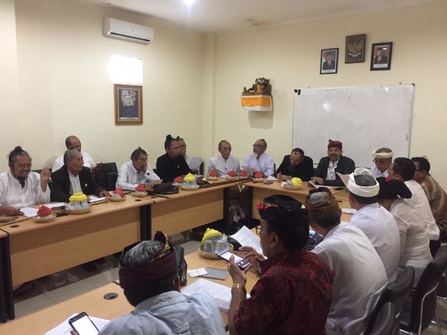 Rapat PHDI untuk memustukan tehnis pelaksanaan upacara serangkaian hari raya Nyepi 2020 - KR14