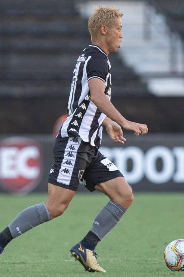 Keisuke Honda di Botafogo.  Foto: DIEGO MARANHAO / AFP