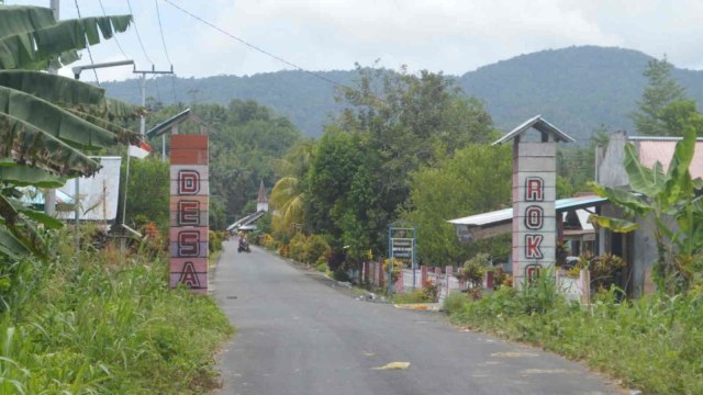Gerbang Utama Desa Roko, Kecamatan Galela Barat, Kabupaten Halmahera Utara, Maluku Utara. Foto: Nurkholis Lamaau/cermat