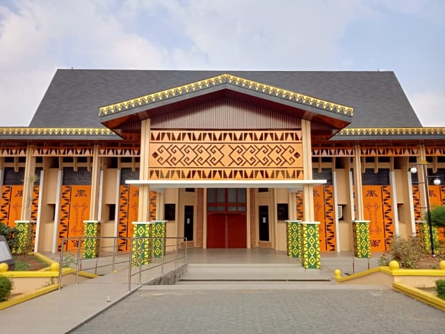 Museum Lampung masih tetap dibuka untuk umum, meskipun ada edaran Pemerintah agar masyarakat lebih banyak beraktivitas di rumah, Minggu (9/2) | Foto : Sidik Aryono/Lampung Geh