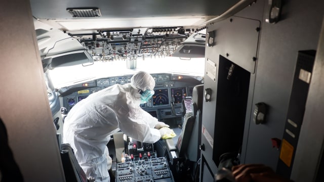 Penyemprotan disinfektan di pesawat Lion Air