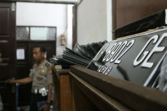Ilustrasi plat nomor kendaraan. Foto: kumparan