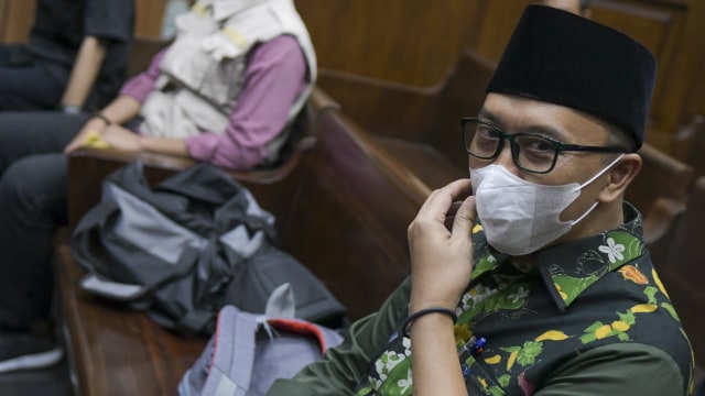 Mantan Menpora Imam Nahrawi Jalani Sidang Vonis (145012)