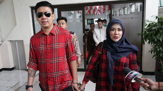 5 Berita Populer: Dewi Perssik Takabur; Lidi Brugman Mengaku Istri Lucky Perdana (31811)