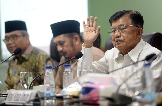 Ketum DMI Jusuf Kalla beretmu dengan MUI membahas soal antisipasi penyebaran COVID-19  Foto: DMI