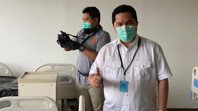 Menteri BUMN Erick Thohir meninjau RS Darurat Penanganan Covid-19 Wisma Atlet Kemayoran. Foto: Dok. Kementerian BUMN