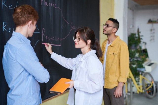 4 Tips Bersaing Sehat dengan Kompetitor dalam Berbisnis (46939)