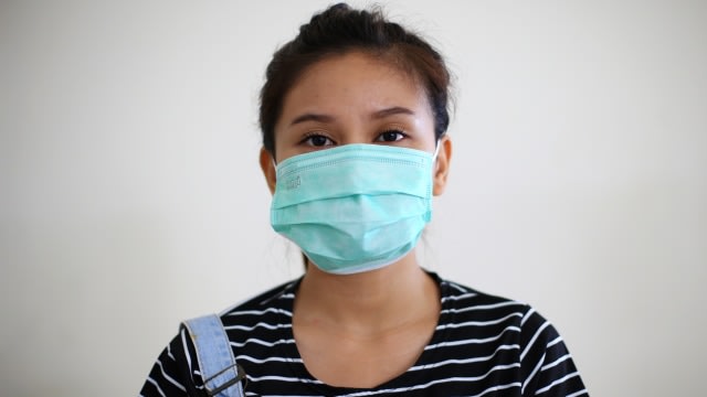 Mencegah Virus Corona, Begini Cara Pakai Masker Yang Benar | Kumparan.com