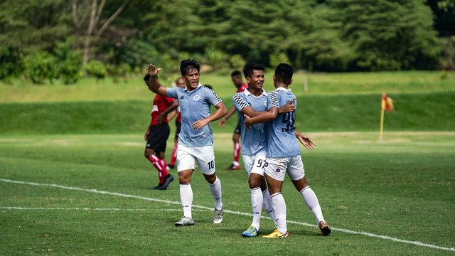 Pemain Sulut United saat menjalani laga uji coba melawan Persipura Jayapura
