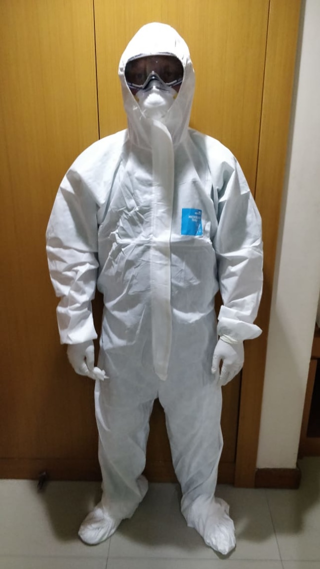 Pertamina salurkan bantuan perlengkapan alat pelindung diri (APD) standar WHO lawan virus corona. Foto: dok. Pertamina Lubricants