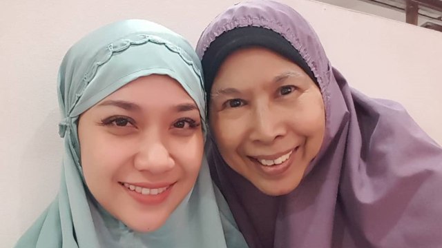 gambar ayah dan ibu untuk diwarnai  Ibu  Mertua Buatkan Gambar  untuk  BCL Semoga Mawar Ini Bisa 