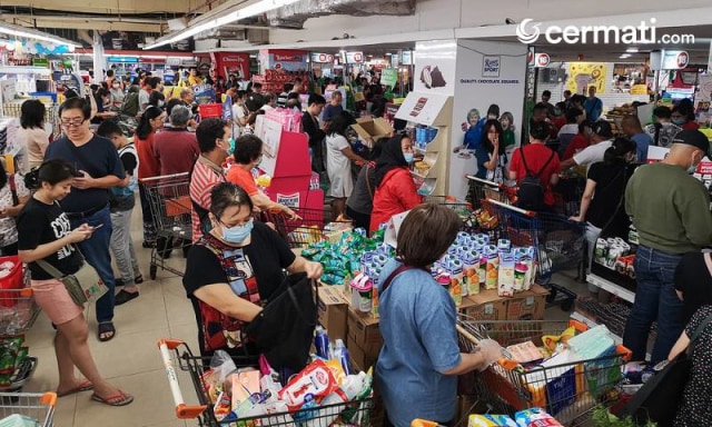 Panic Buying Akibat Corona, Belanja Sembako di Swalayan Dibatasi. Ini Daftarnya