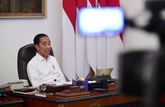 Presiden Jokowi memimpin terbatas secara online. Foto: Muchlis Jr - Biro Pers Sekretariat Presiden
