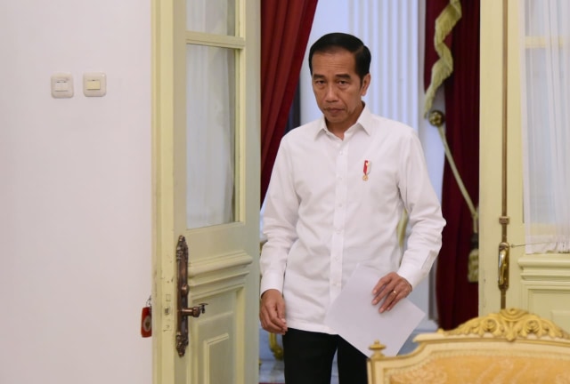 Presiden Jokowi memimpin terbatas secara online. Foto: Muchlis Jr - Biro Pers Sekretariat Presiden