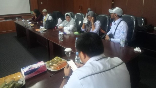 Para anggota DPRD saat melakukan rapat merespon soal penanganan penyebaran virus corona. Foto: Istimewa