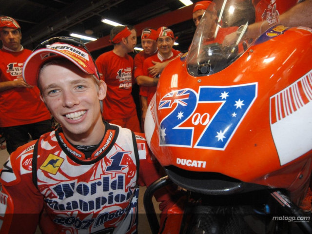 Casey Stoner dengan nomor 27 miliknya ketika menjadi juara dunia pada tahun 2007 (Foto: MotoGP)