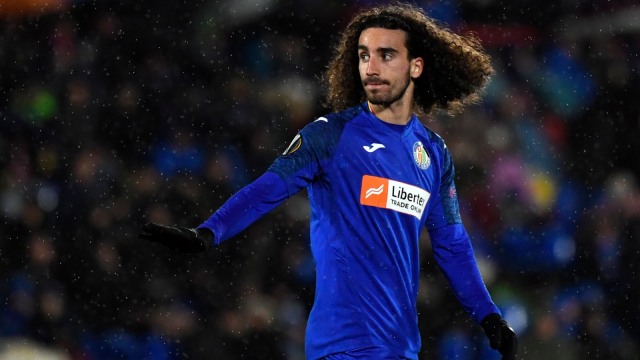 Marc Cucurella dalam laga Liga Europa melawan Krasnodar. Foto: AFP/Pierre-Philippe Marcou