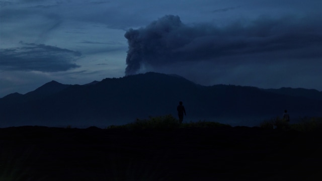 Ilustrasi erupsi gunung Dukono Halmahera Utara. Foto: Faris Bobero/cermat