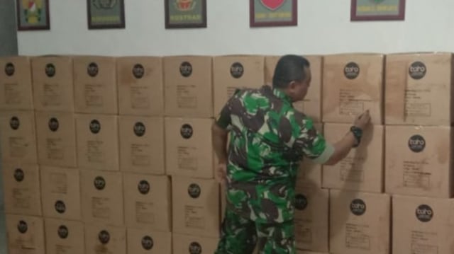 2000 APD disimpan di gudang Denkesyah Sorong, foto : Istimewa