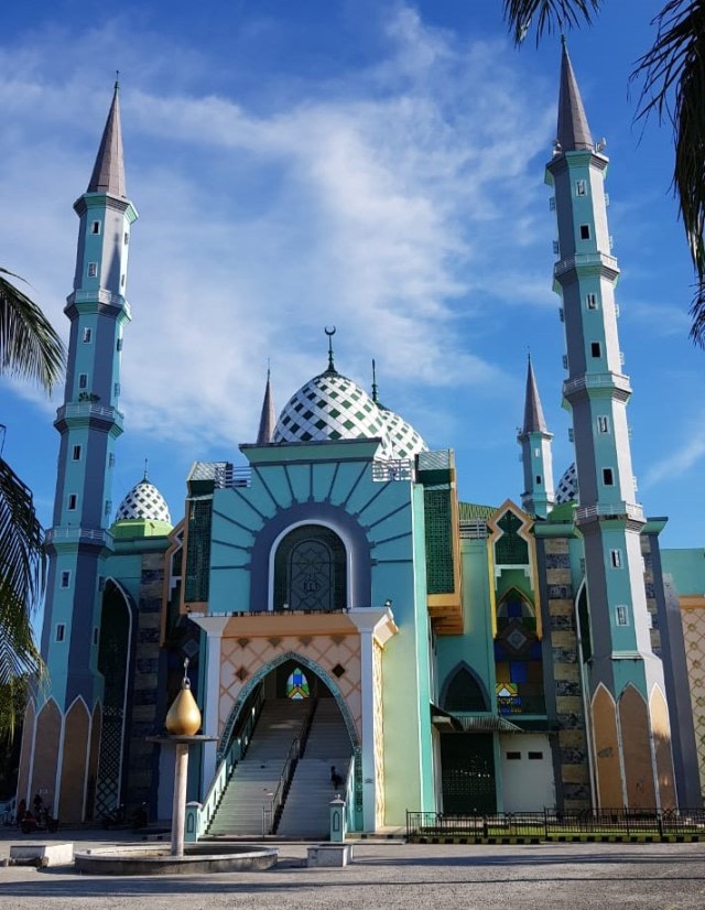 Masjid Agung Suada Mamuju. Foto: Adi Pallawalino/sulbarkini