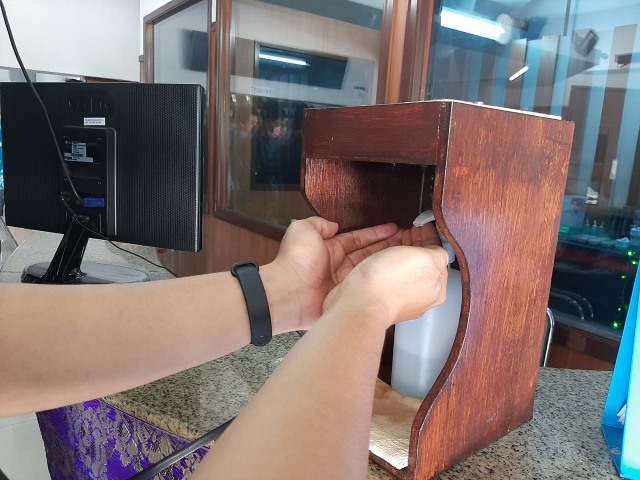 Mahasiswa Undika Bikin Alat Semprot Hand Sanitizer Otomatis Kumparan Com