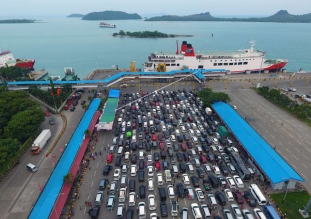 Pelabuhan Bakauheni Lampung | Foto : Ardiansyah/Antara Foto